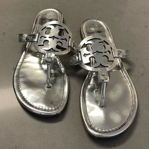 Tory burch miller silver metallic sandals size 9